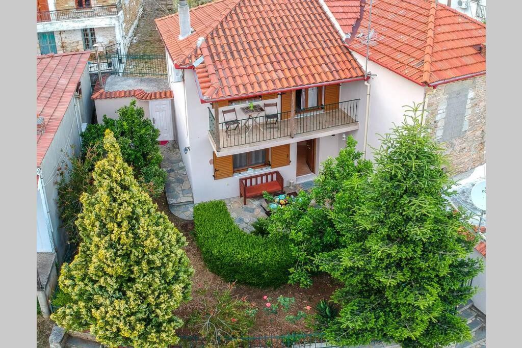 Small House With Garden & View Promirion Exterior photo