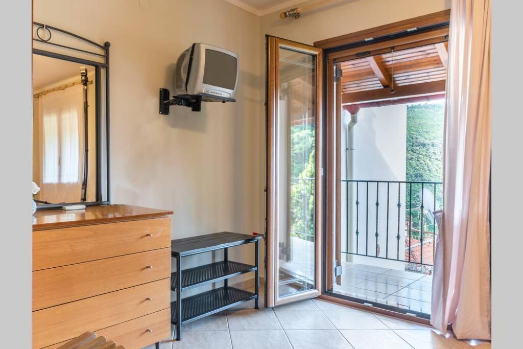 Small House With Garden & View Promirion Exterior photo