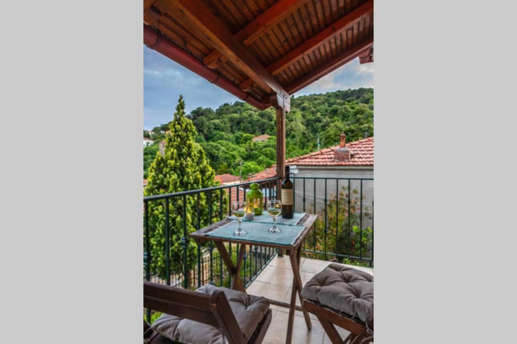 Small House With Garden & View Promirion Exterior photo